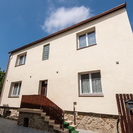 Hello Apartmanhaz Sopron Bagian luar foto